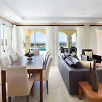 Club Coral View